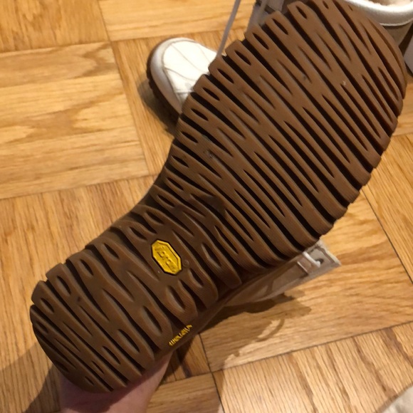 EUC Ugg winter boots - Picture 5 of 5